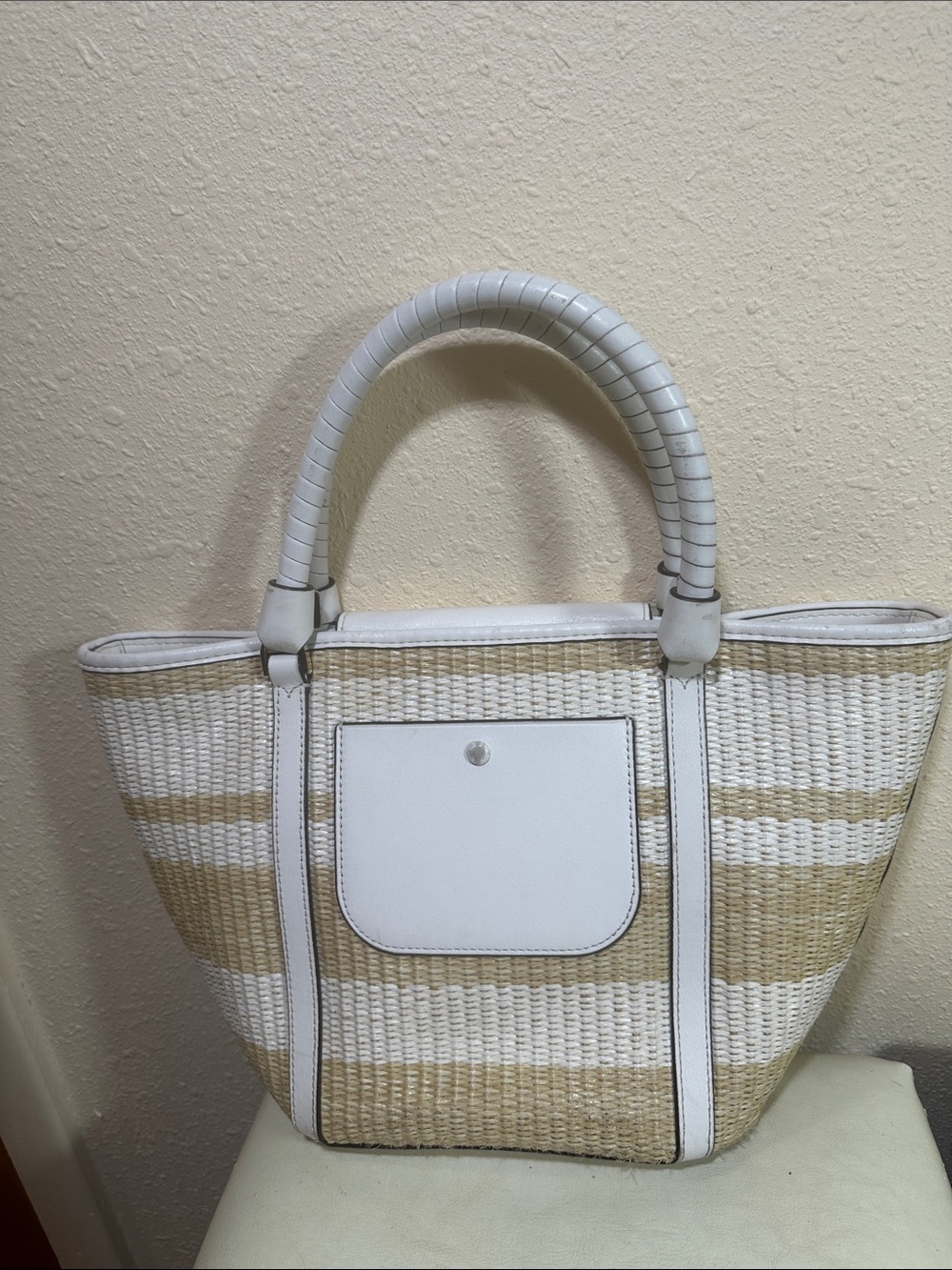 Kate Spade tote - Picture 2 of 8